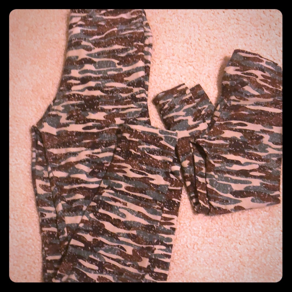 Mommy and me camo leggings!